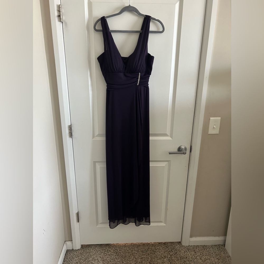 Chic Purple Maxi Dress with Flowing Silhouette